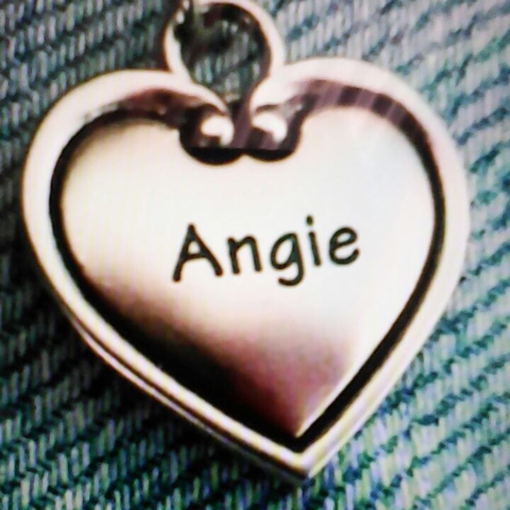 Meet your Posher, Anjalie